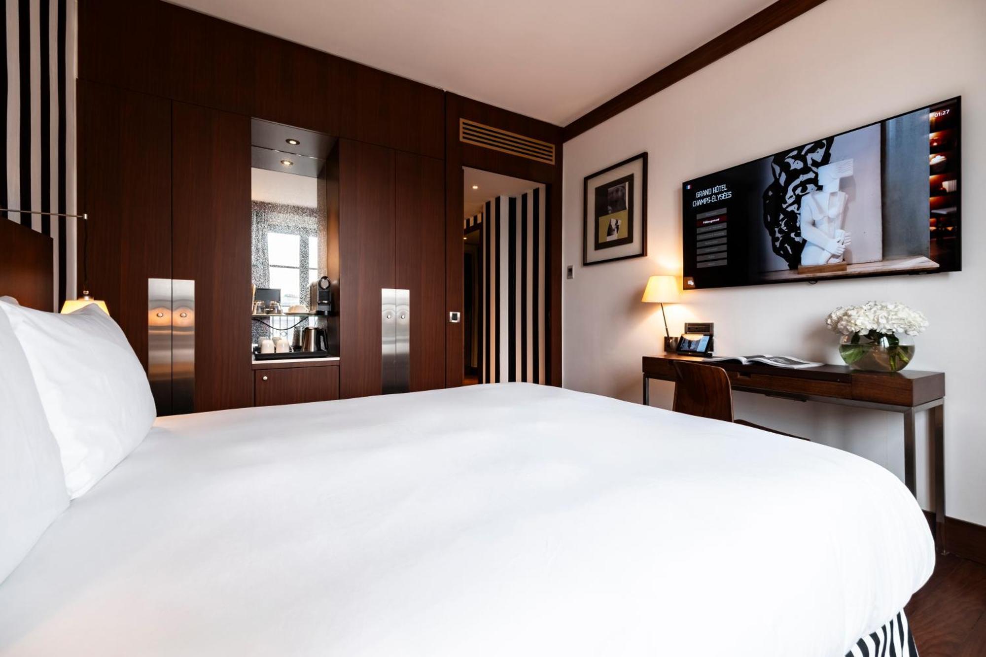 Grand Hotel Champs-Elysees Parijs Buitenkant foto